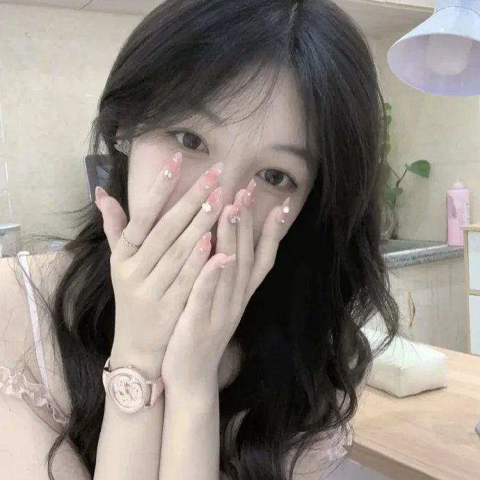 中央舞台：踮起脚尖